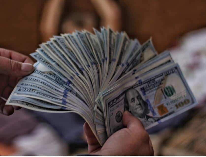 Will US dollar notes carry new coronavirus?
