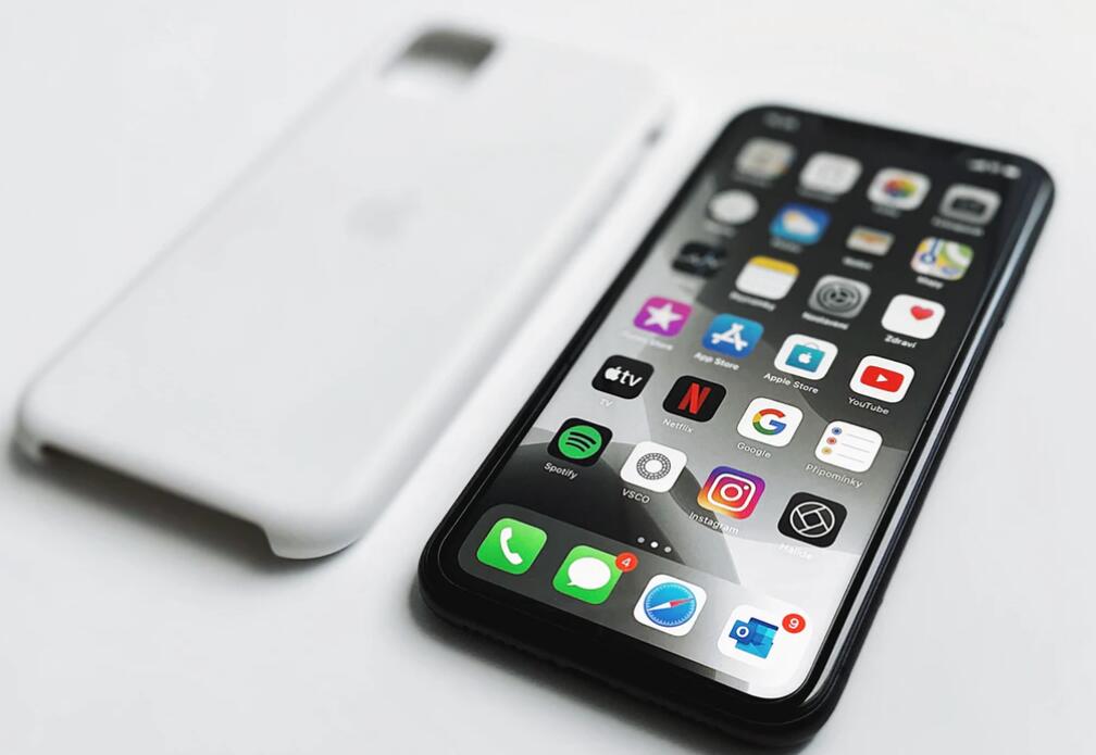 Apple 5G iPhone 12 still planned for fall, report says