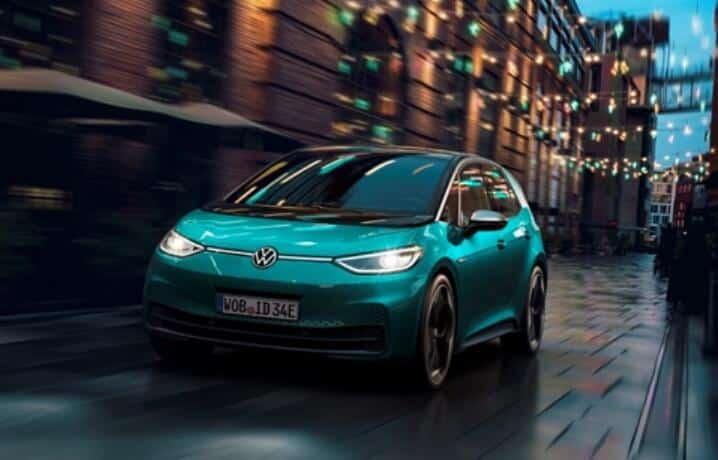 Volkswagen reaffirms stance on electric vehicles as oil plunges