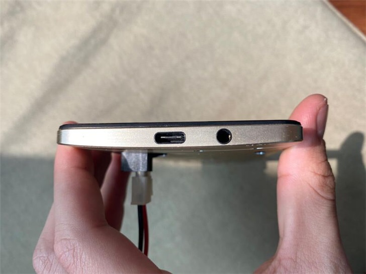 Lumia 960 XL for engineering use for sale in China online flea market for $706-CnTechPost