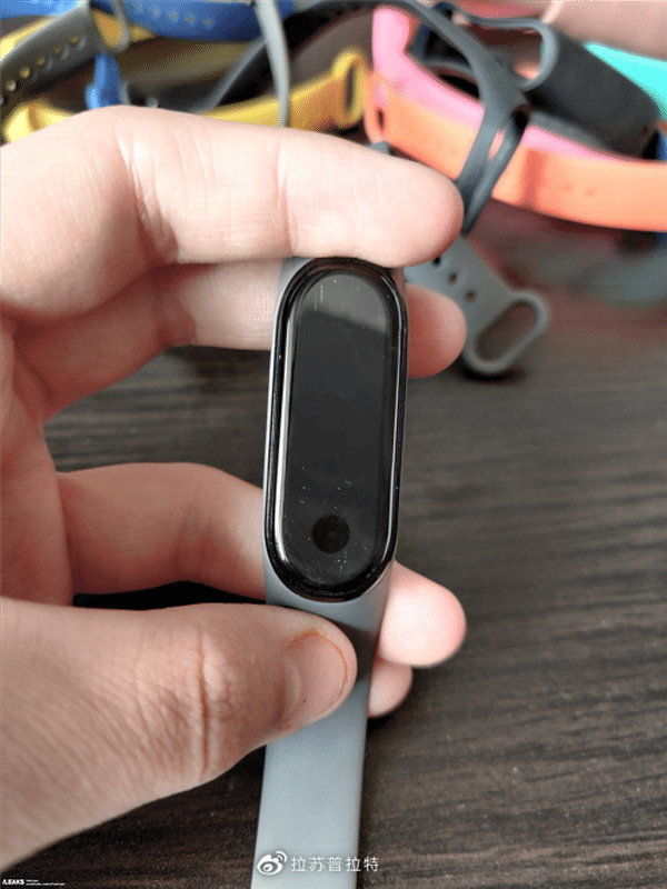 Leaked Xiaomi Band 5 images show high screen ratio-CnTechPost