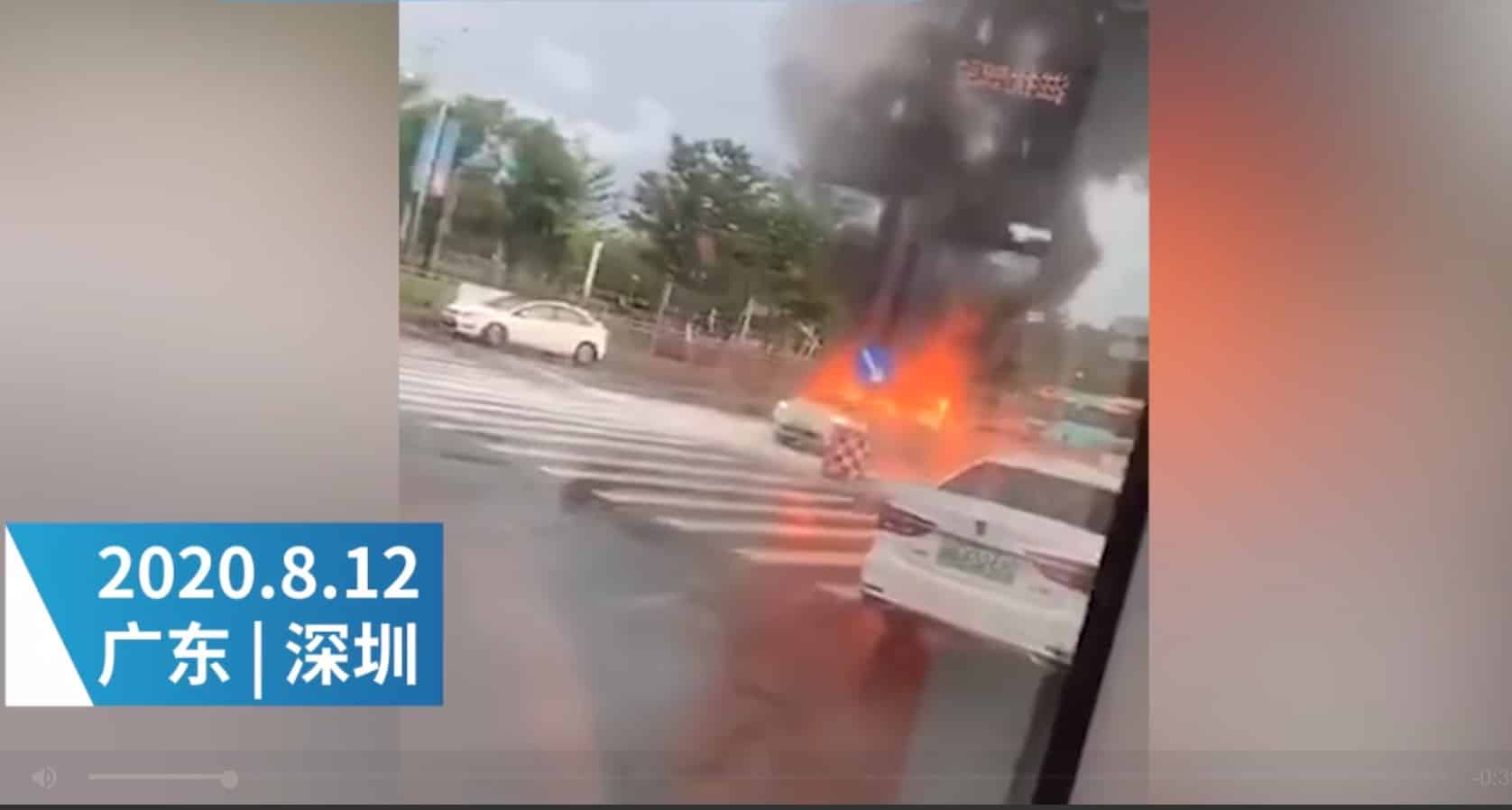 Electric car catches fire while waiting at a traffic light in Shenzhen-CnTechPost