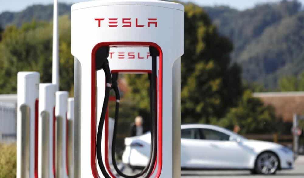 Tesla expects to build 650 supercharging stations in China by year-end