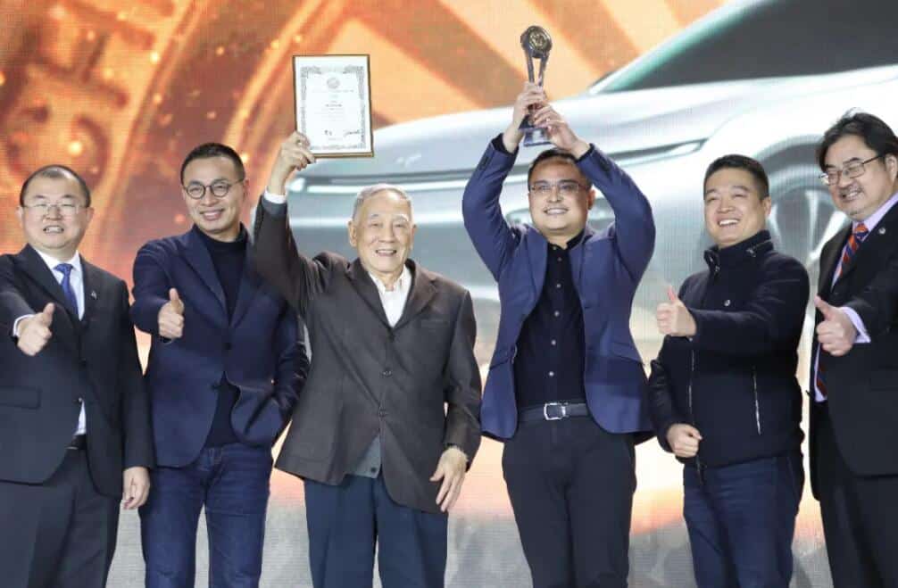 XPeng P7 named 'Car of the Year' in Chinese auto industry's 'Oscar' awards-CnTechPost