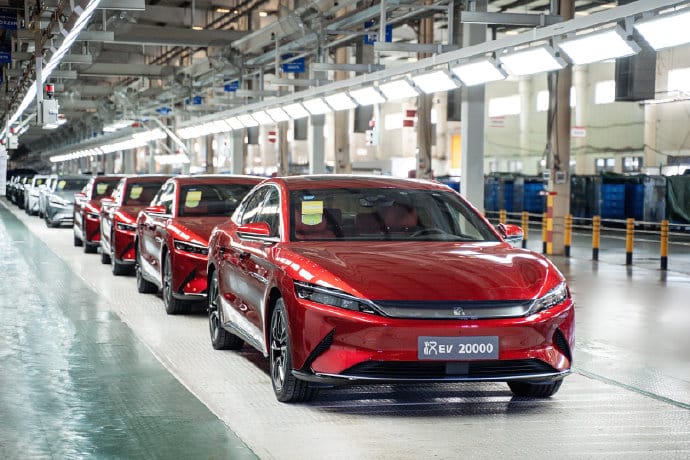 BYD launches automatic parking assist system upgrade for Shenzhen Han EV owners-CnTechPost