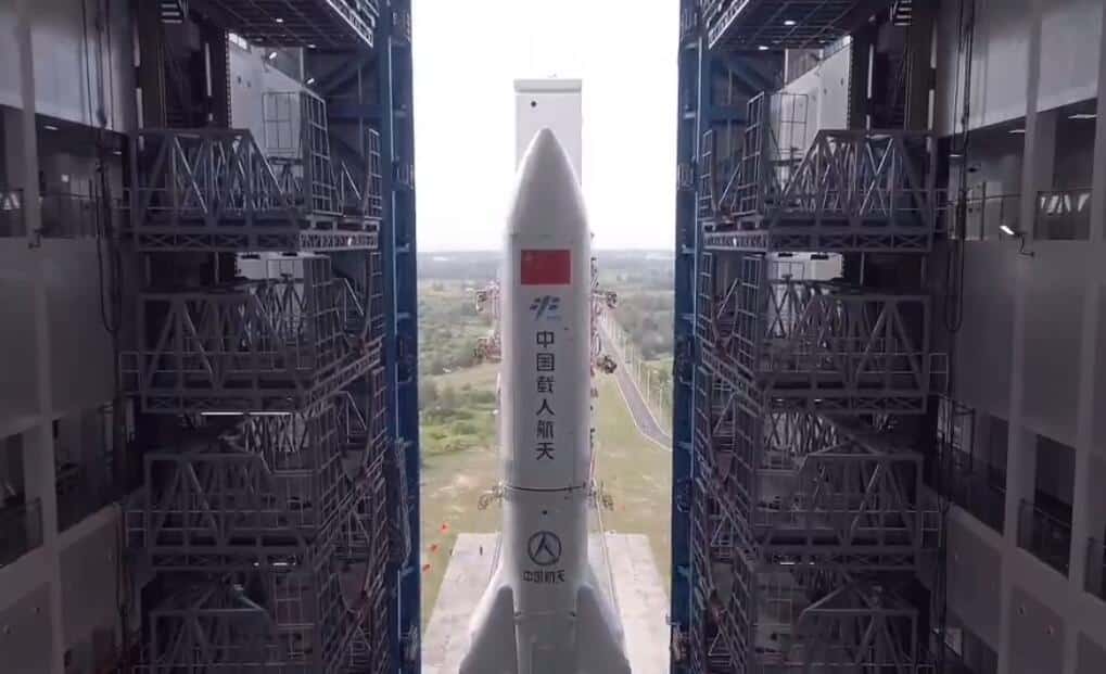 China developing heavy-lift launch vehicle to pave way for lunar base