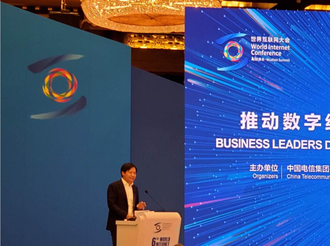 Xiaomi CEO Lei Jun says will roll out a dozen 5G phones next year