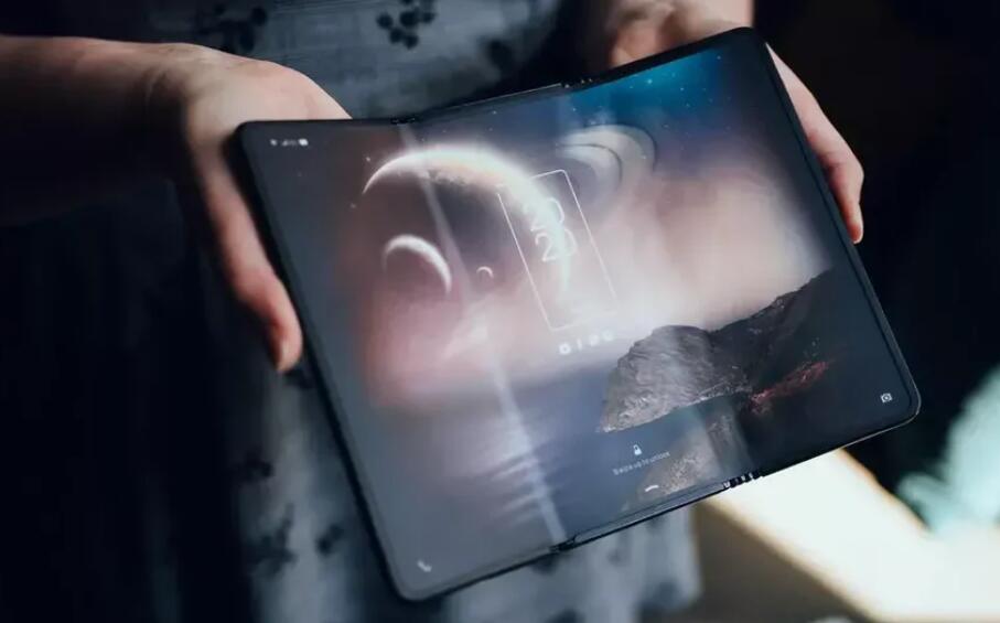 TCL’s foldable phone prototype is the most daring yet-CnTechPost