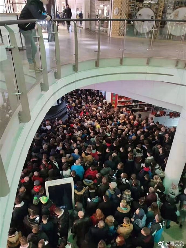Xiaomi opens a physical store in the Polish capital, attracting a huge crowd-CnTechPost