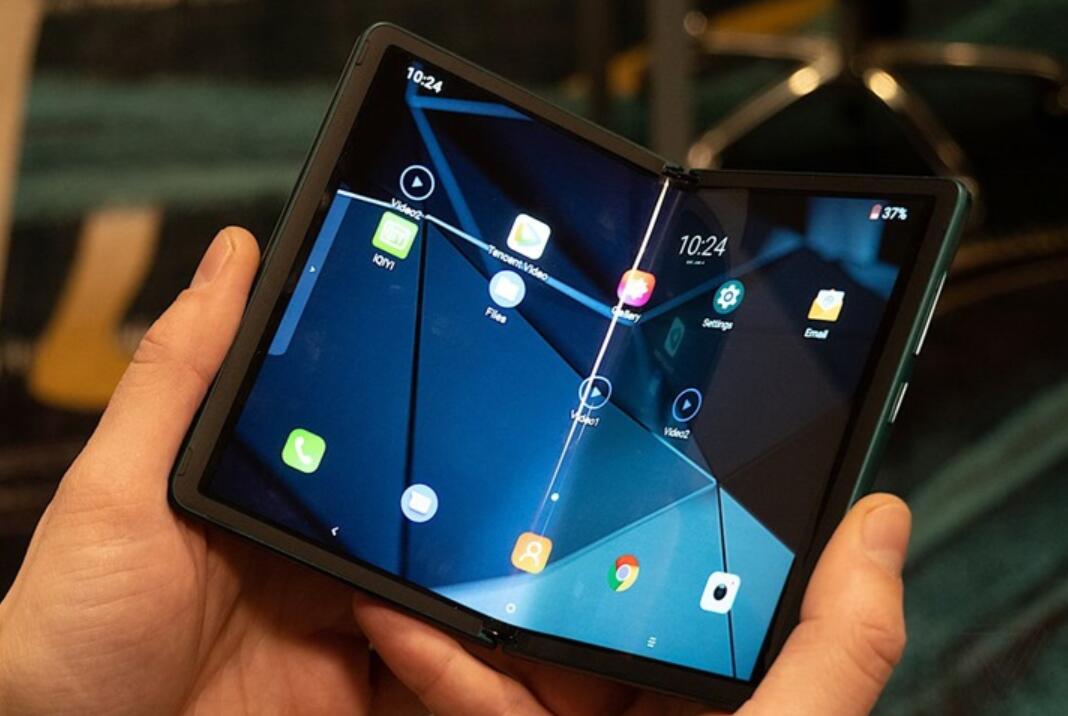 TCL showcases concept foldable phone at CES-CnTechPost