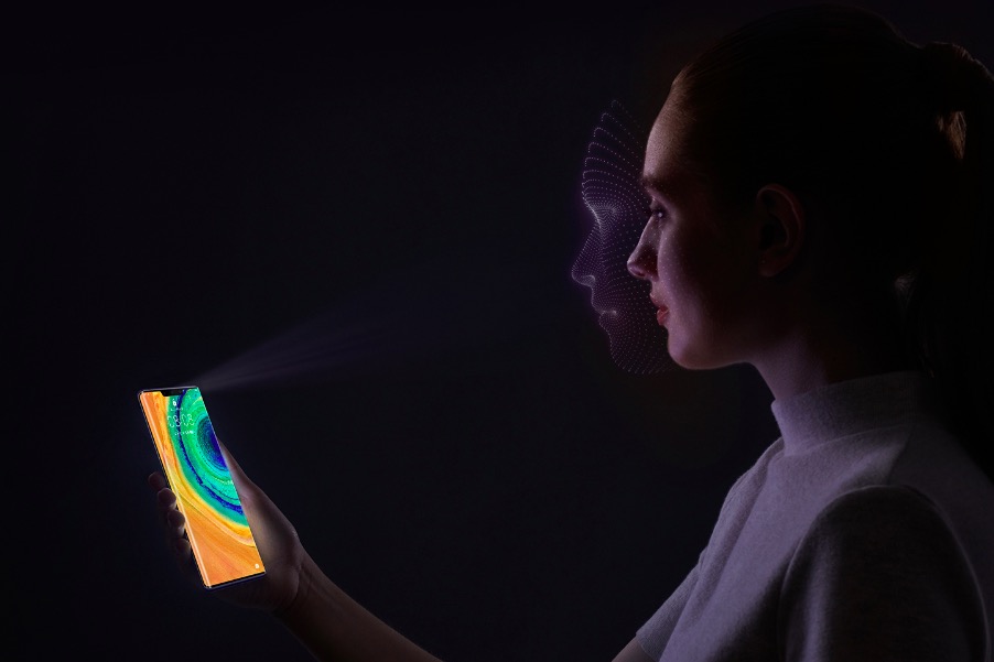 Huawei exec explains why users can't unlock their phones while wearing masks