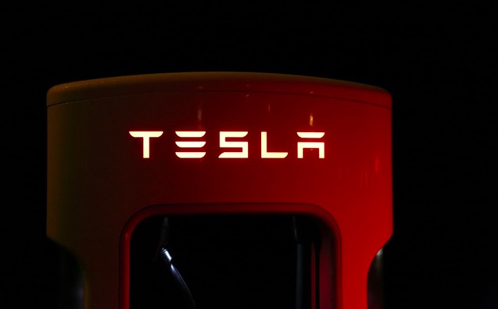 Tesla donates 5M yuan to support China's response to pneumonia outbreak