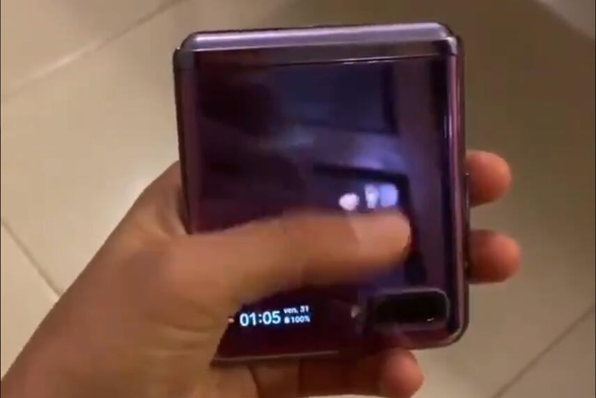 Samsung clamshell foldable phone leaked in first real life video