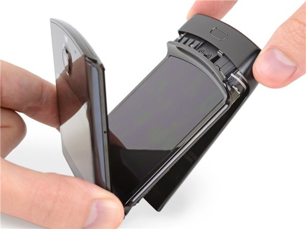 Teardown reveals the inside of the Motorola Razr-CnTechPost