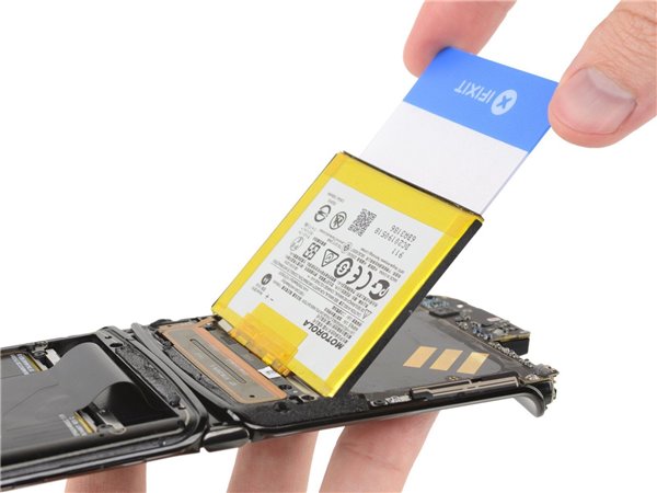 Teardown reveals the inside of the Motorola Razr-CnTechPost