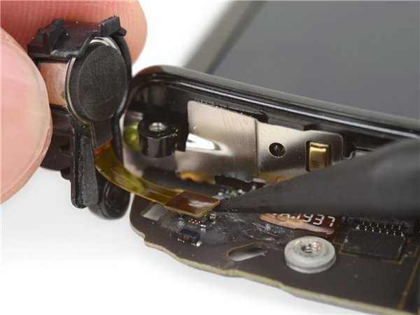 Teardown reveals the inside of the Motorola Razr-CnTechPost