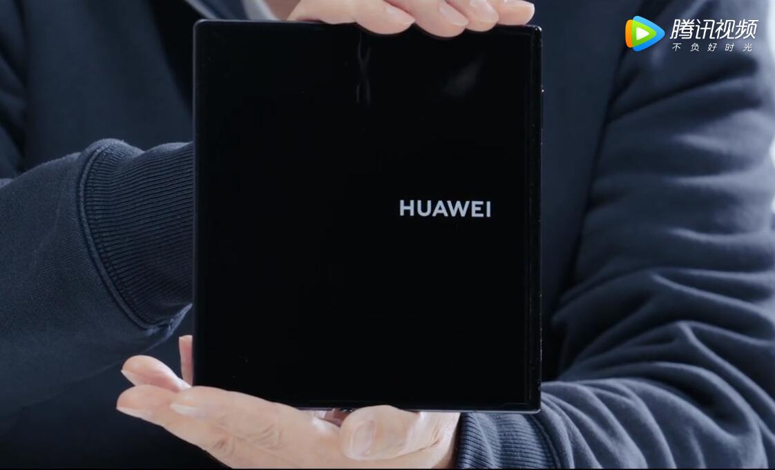 Huawei exec shows off Mate Xs in hands-on video